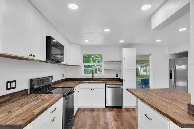 1516 COUNTRY LANE W, Clearwater, FL 33759
