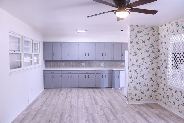2705 Sunset Street, Denison, TX 75020