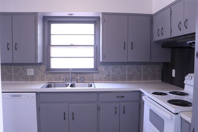 2705 Sunset Street, Denison, TX 75020