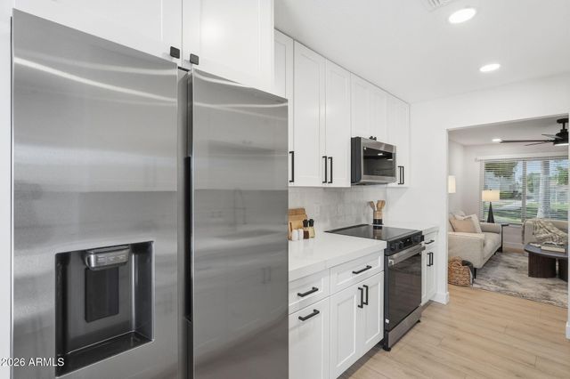 735 E VAUGHN Drive, Tempe, AZ 85283