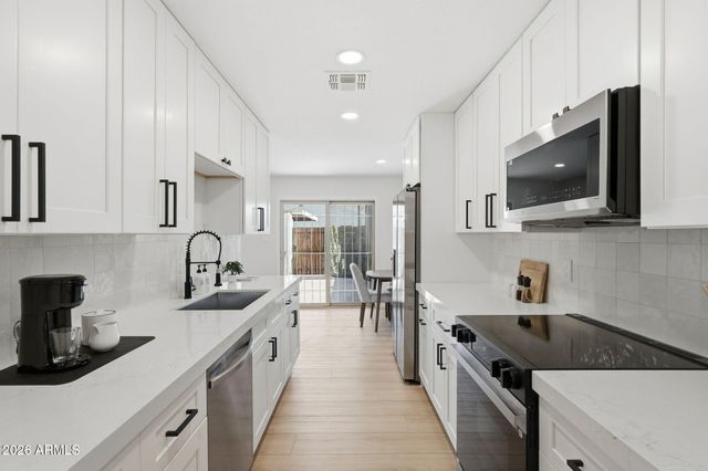 735 E VAUGHN Drive, Tempe, AZ 85283