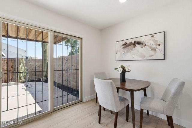 735 E VAUGHN Drive, Tempe, AZ 85283