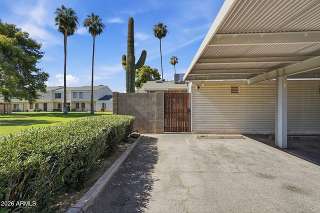 735 E VAUGHN Drive, Tempe, AZ 85283