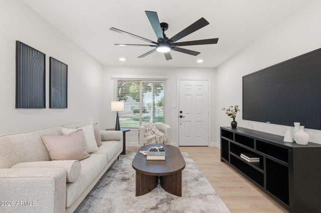 735 E VAUGHN Drive, Tempe, AZ 85283