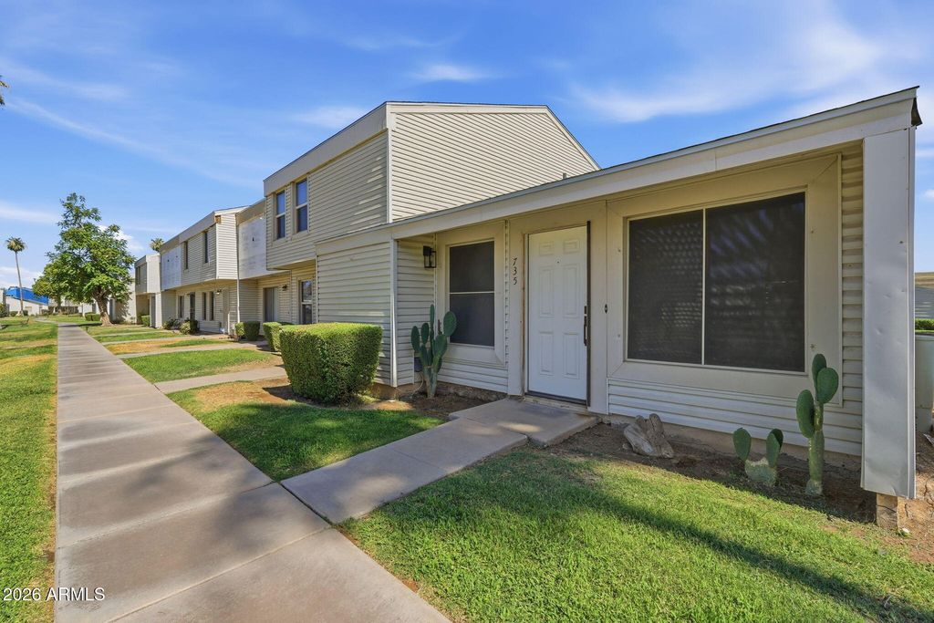 735 E VAUGHN Drive, Tempe, AZ 85283