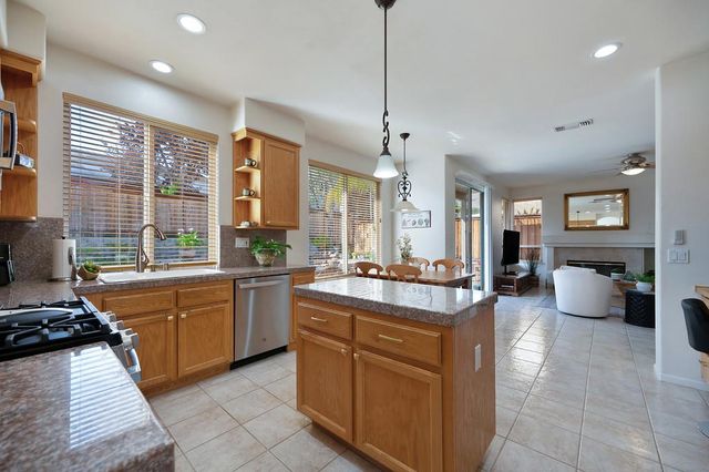 5401 Rock Field Ct, Rocklin, CA 95765