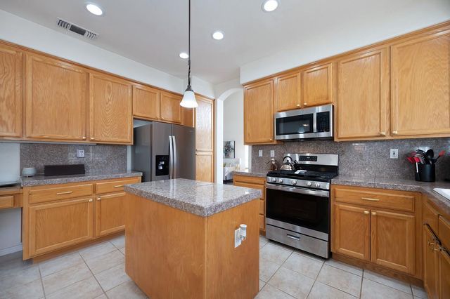5401 Rock Field Ct, Rocklin, CA 95765