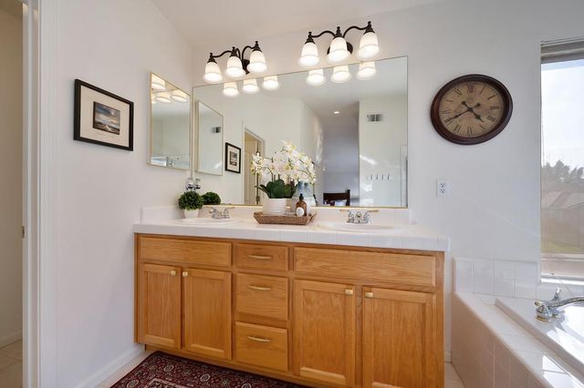 5401 Rock Field Ct, Rocklin, CA 95765