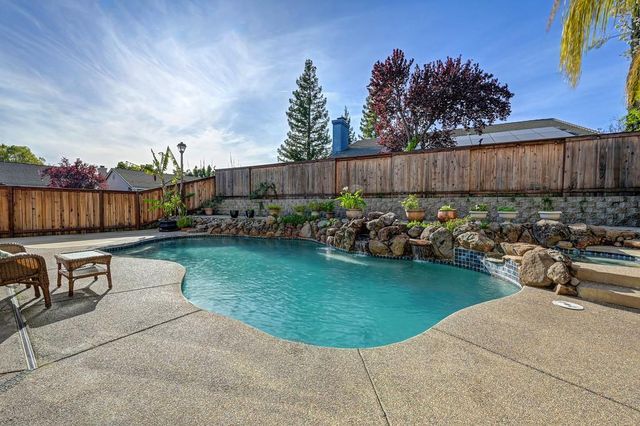 5401 Rock Field Ct, Rocklin, CA 95765