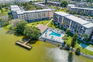 3562 LAKE BAYSHORE DRIVE K-202, Bradenton, FL 34205