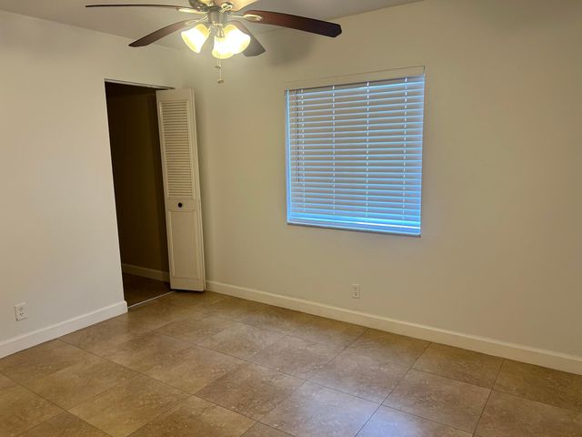 4988 Sable Pine Circle B1, West Palm Beach, FL 33417