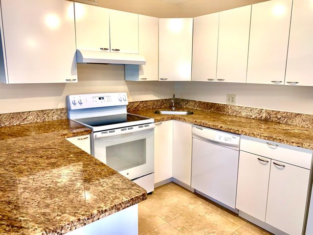 4988 Sable Pine Circle B1, West Palm Beach, FL 33417