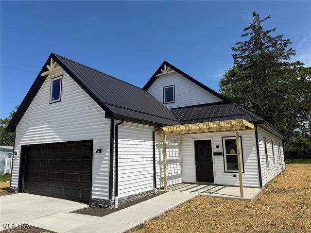 5615 South Boulevard, Maple Heights, OH 44137