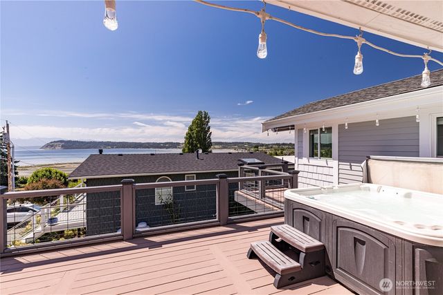 2735 Evening Glory Court, Clinton, WA 98236