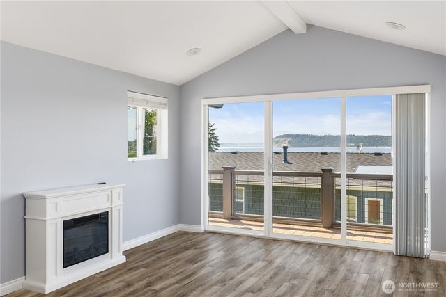 2735 Evening Glory Court, Clinton, WA 98236