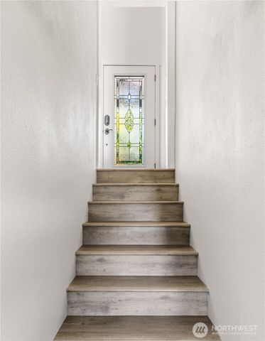 2735 Evening Glory Court, Clinton, WA 98236