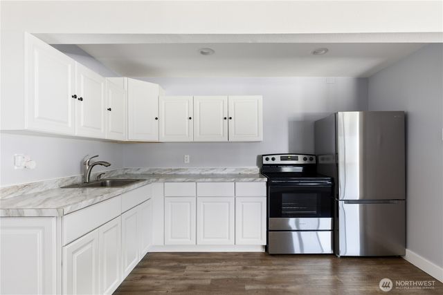 2735 Evening Glory Court, Clinton, WA 98236