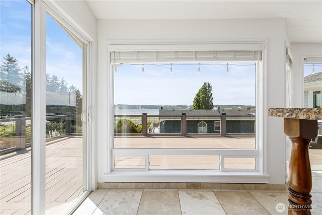 2735 Evening Glory Court, Clinton, WA 98236