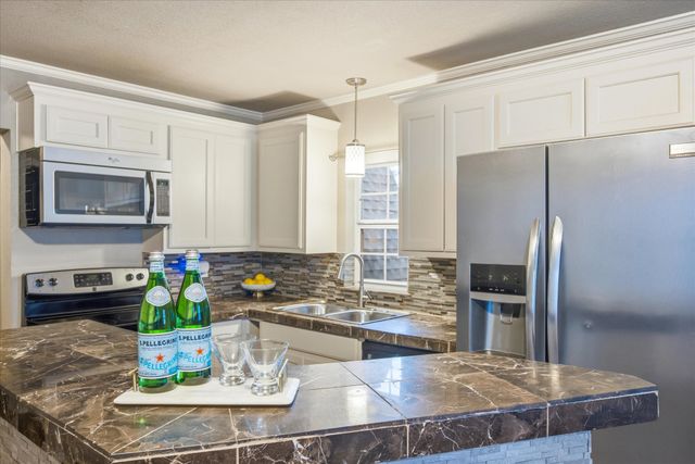 2707 Austin Drive, Granbury, TX 76048