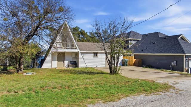 2707 Austin Drive, Granbury, TX 76048