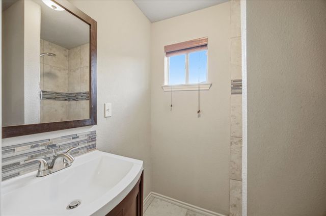 2707 Austin Drive, Granbury, TX 76048