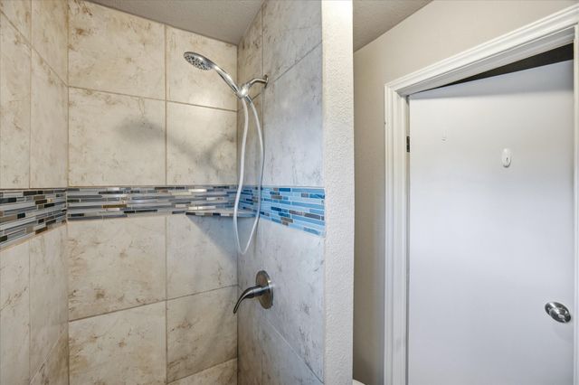 2707 Austin Drive, Granbury, TX 76048