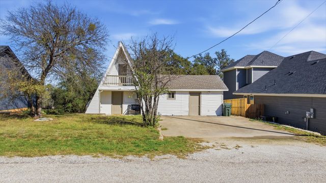 2707 Austin Drive, Granbury, TX 76048
