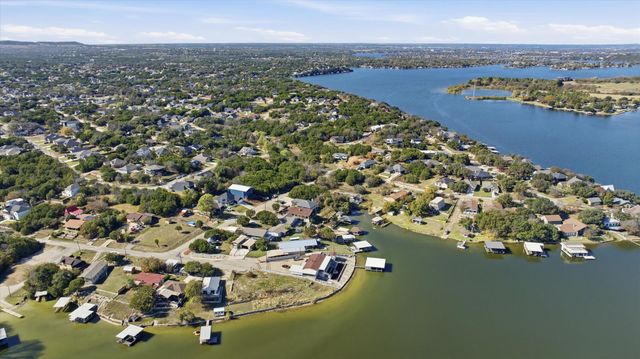 2707 Austin Drive, Granbury, TX 76048