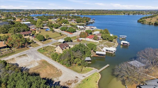 2707 Austin Drive, Granbury, TX 76048