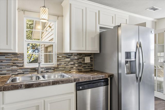 2707 Austin Drive, Granbury, TX 76048