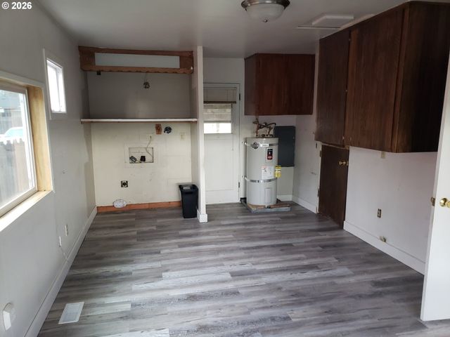 2830 COLORADO St, Longview, WA 98632