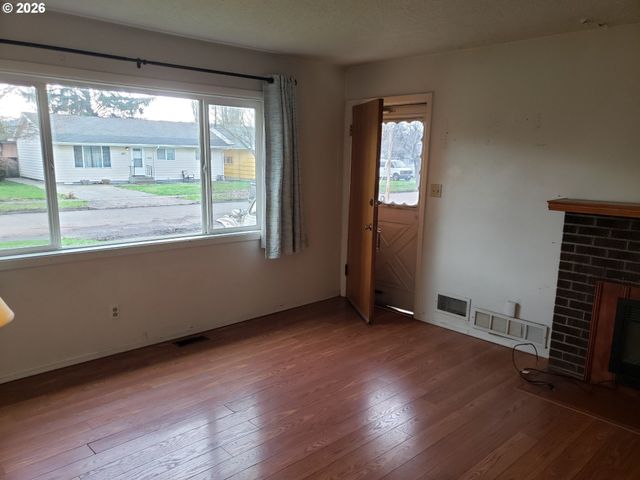 2830 COLORADO St, Longview, WA 98632