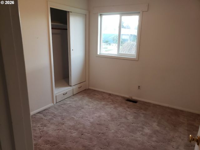 2830 COLORADO St, Longview, WA 98632