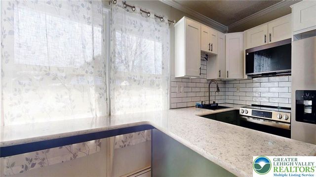 11 Easter Lane, Falls Twp, PA 19054