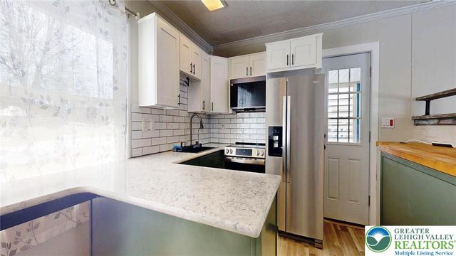 11 Easter Lane, Falls Twp, PA 19054