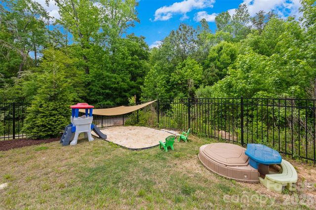2862 Creekview Drive, Waxhaw, NC 28173