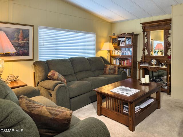 104 La Fortuna, Newbury Park, CA 91320