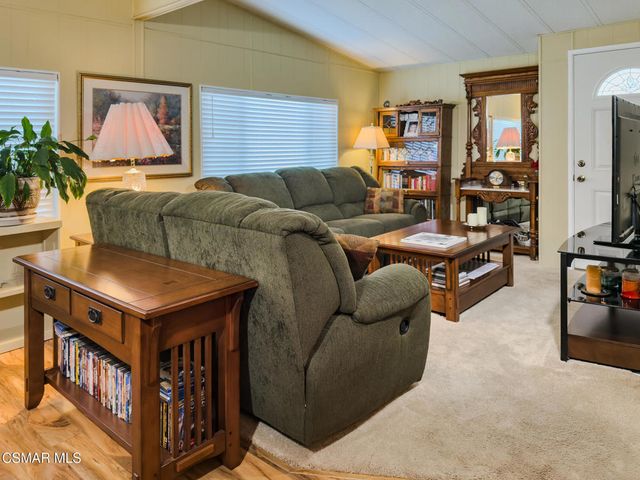 104 La Fortuna, Newbury Park, CA 91320