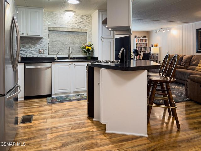 104 La Fortuna, Newbury Park, CA 91320