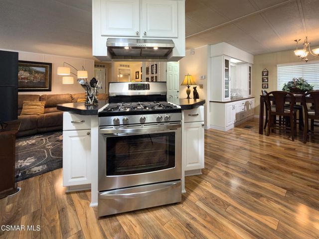 104 La Fortuna, Newbury Park, CA 91320