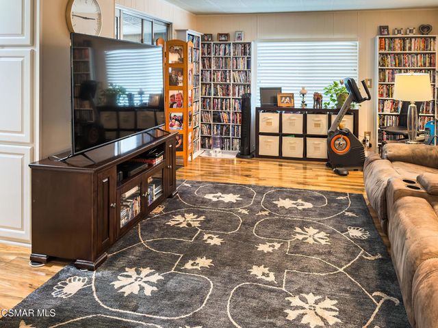 104 La Fortuna, Newbury Park, CA 91320