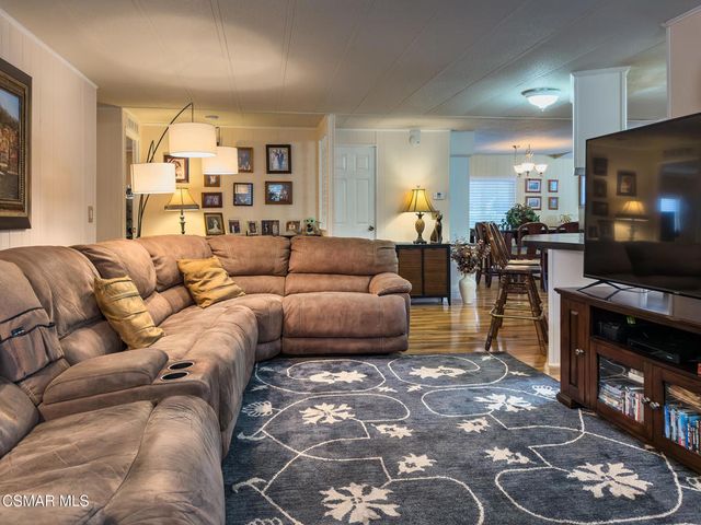 104 La Fortuna, Newbury Park, CA 91320