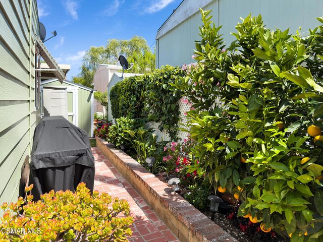 104 La Fortuna, Newbury Park, CA 91320