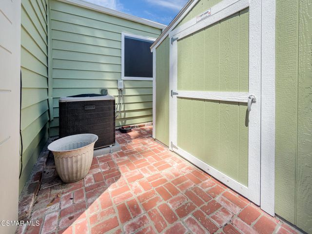 104 La Fortuna, Newbury Park, CA 91320
