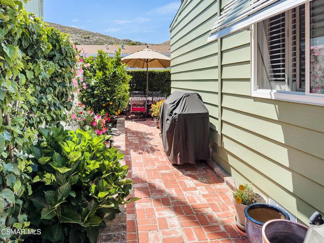 104 La Fortuna, Newbury Park, CA 91320