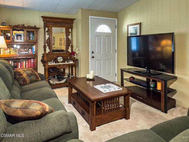 104 La Fortuna, Newbury Park, CA 91320
