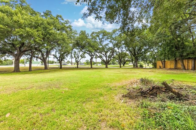 5027 S Braeswood Boulevard, Houston, TX 77096