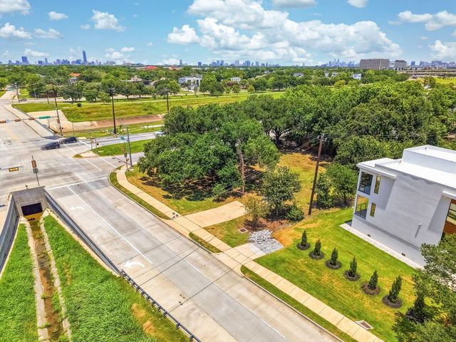 5027 S Braeswood Boulevard, Houston, TX 77096