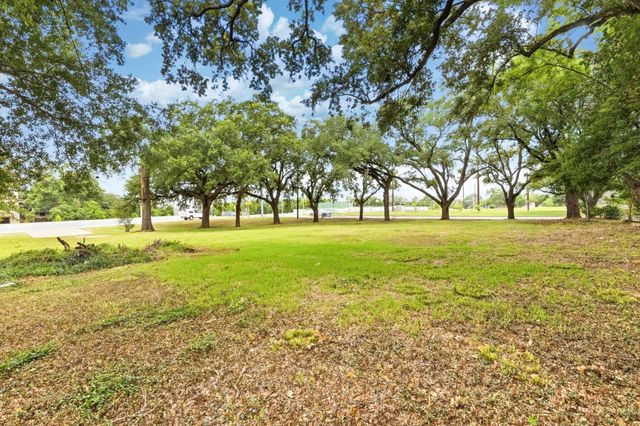 5027 S Braeswood Boulevard, Houston, TX 77096