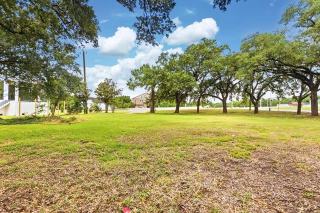 5027 S Braeswood Boulevard, Houston, TX 77096